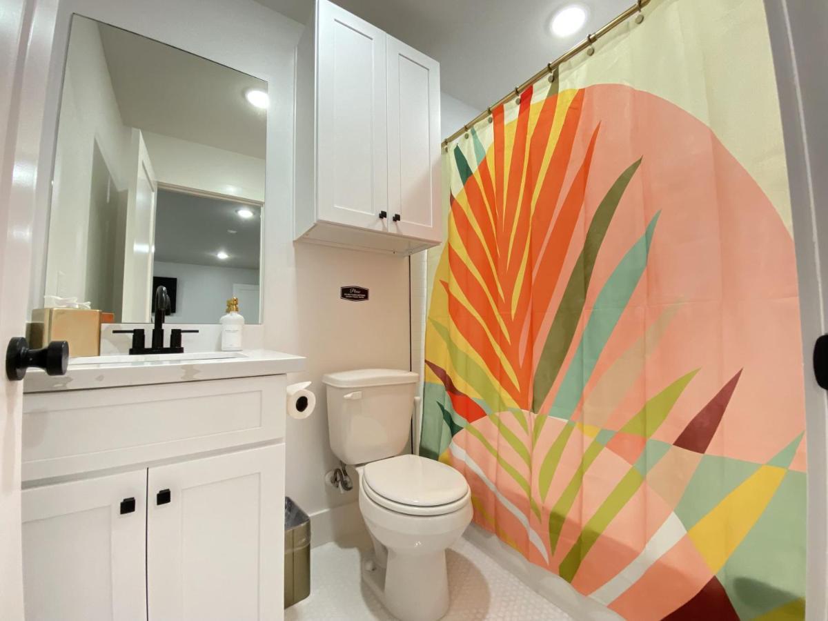 Tropical Springs Studio Apartment Two Queen Beds Galveston Eksteriør bilde