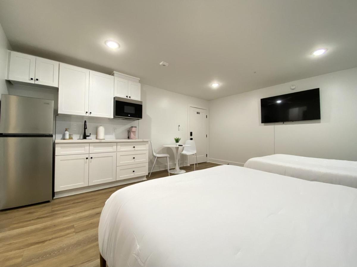 Tropical Springs Studio Apartment Two Queen Beds Galveston Eksteriør bilde