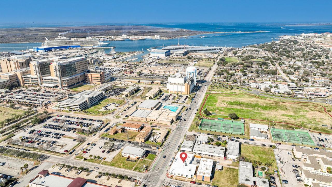 Tropical Springs Studio Apartment Two Queen Beds Galveston Eksteriør bilde